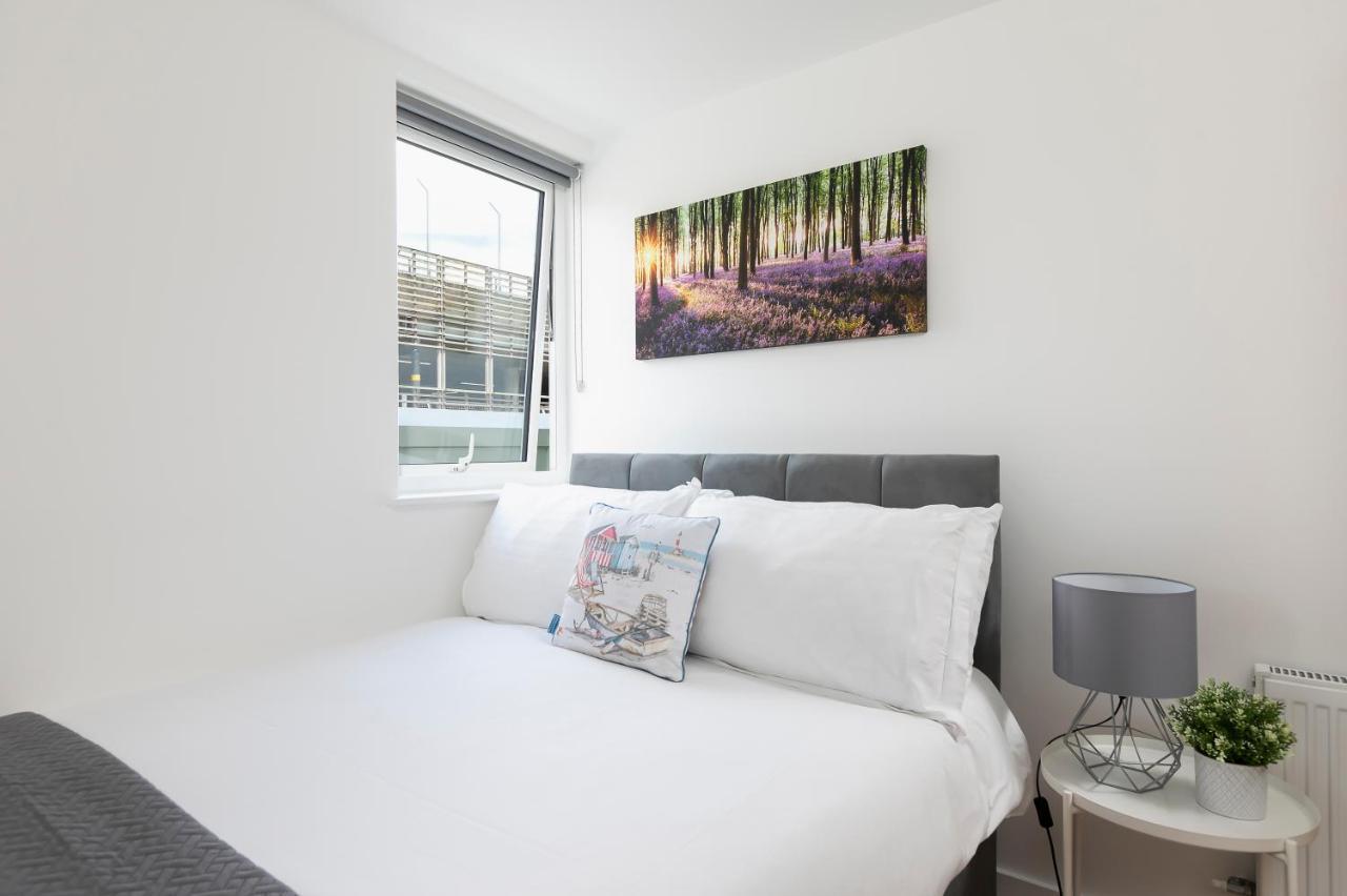 Skyvillion - 4 Bed Luxury Apartment With Balcony & Parking Enfield Dış mekan fotoğraf