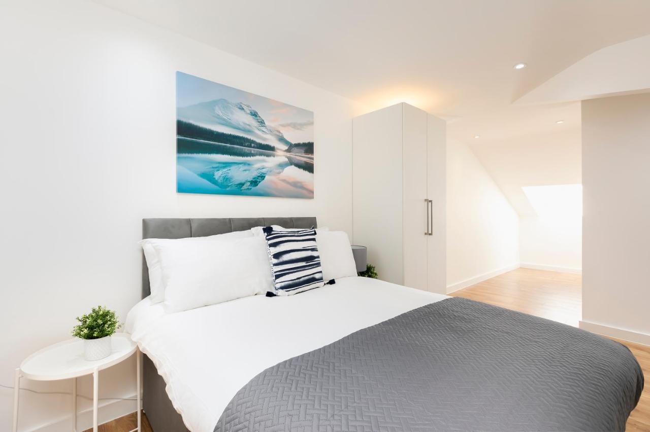 Skyvillion - 4 Bed Luxury Apartment With Balcony & Parking Enfield Dış mekan fotoğraf