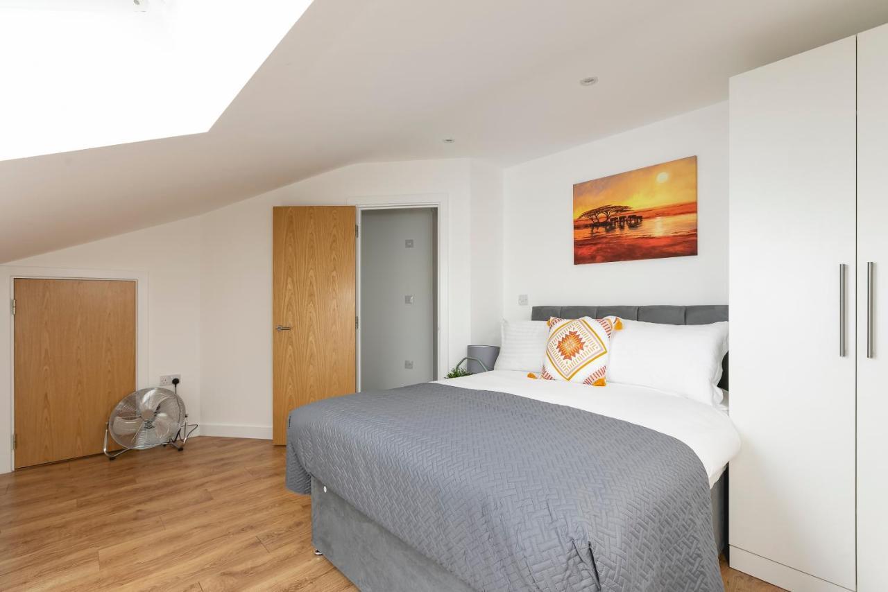 Skyvillion - 4 Bed Luxury Apartment With Balcony & Parking Enfield Dış mekan fotoğraf
