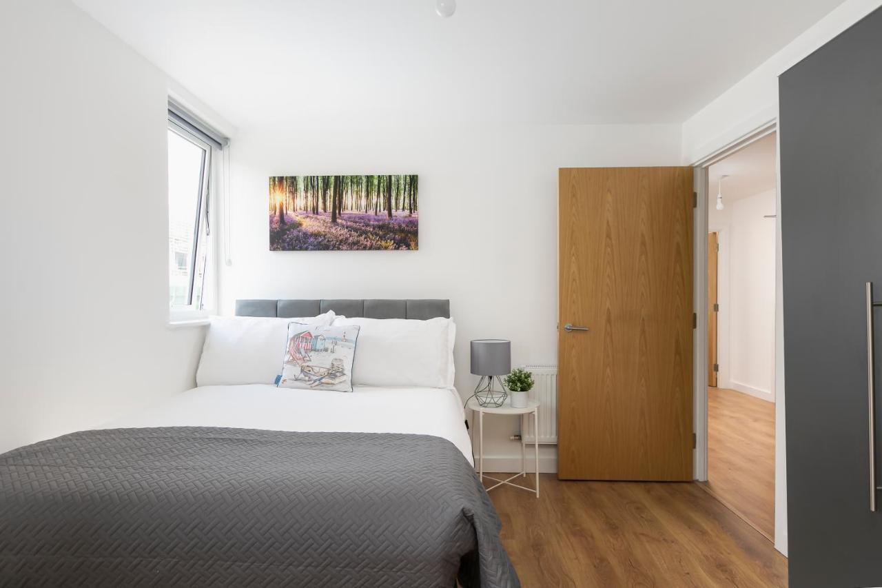 Skyvillion - 4 Bed Luxury Apartment With Balcony & Parking Enfield Dış mekan fotoğraf