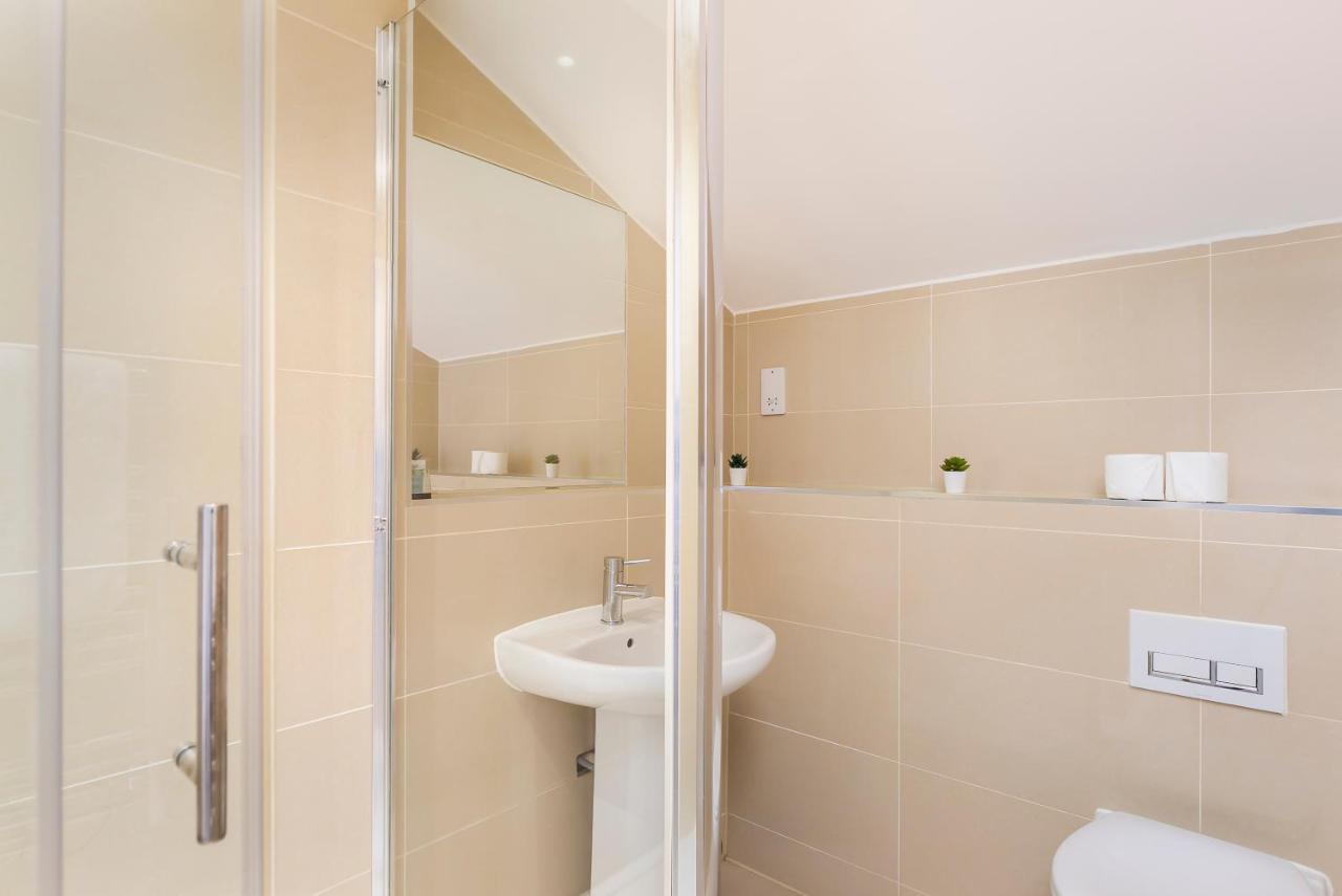 Skyvillion - 4 Bed Luxury Apartment With Balcony & Parking Enfield Dış mekan fotoğraf