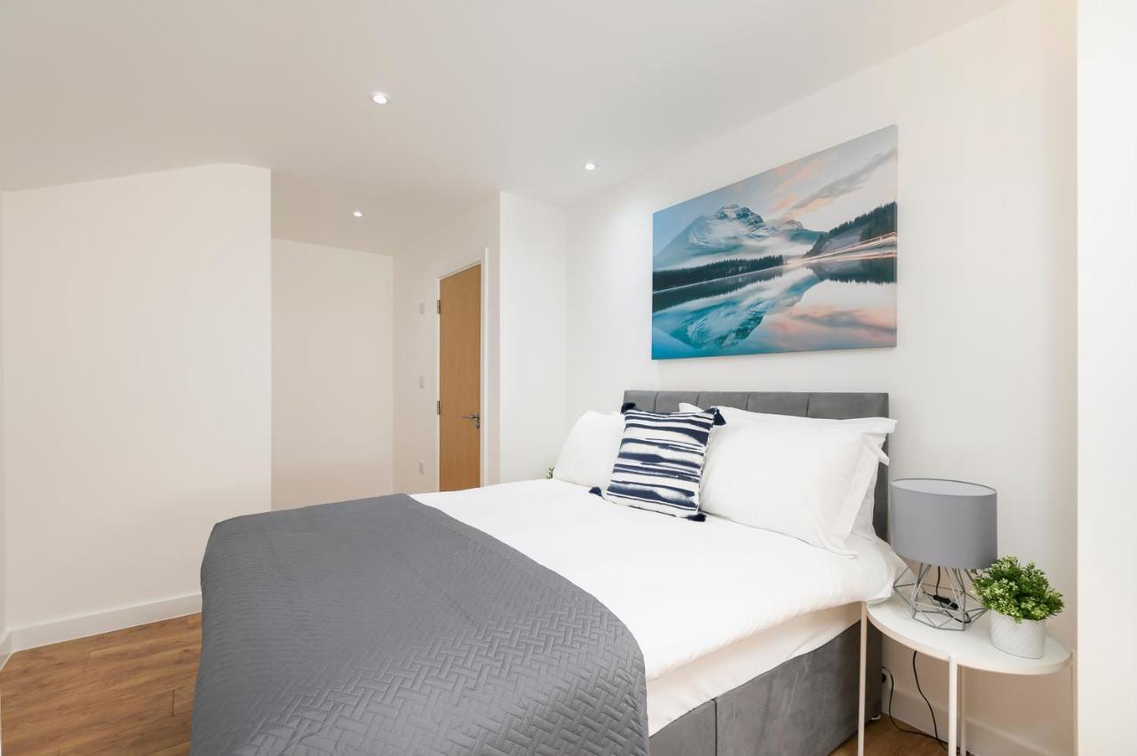 Skyvillion - 4 Bed Luxury Apartment With Balcony & Parking Enfield Dış mekan fotoğraf